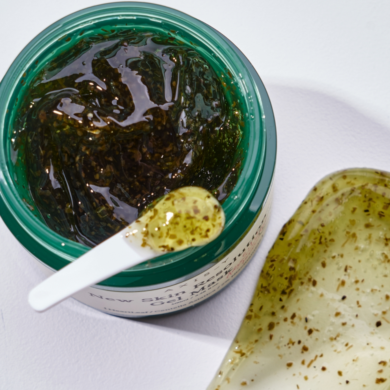 New Skin Resolution Gel Mask